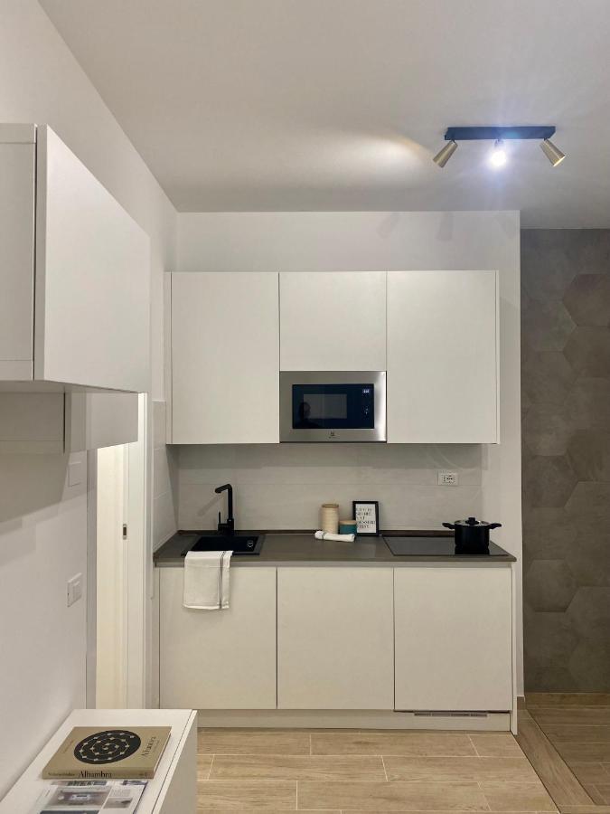 Suite Stresa Milano Centrale 3Pax Wifi Zewnętrze zdjęcie